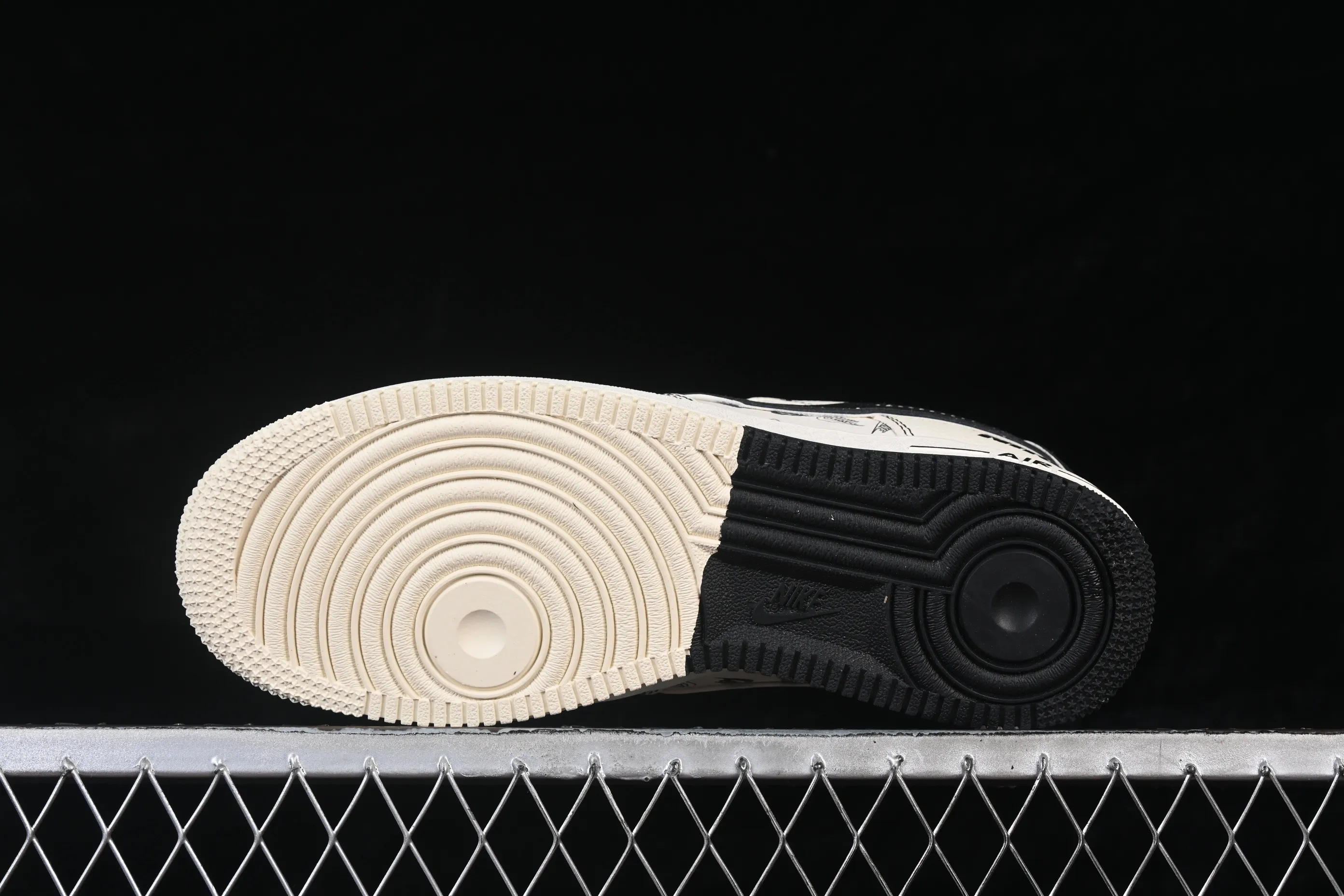 All Categories Nk Air Force 1 Air Force Series Nk Air Force 1 Low Air Force Low Nike Air Force 1'07 Low Silver Beige Black Print Air Force One Low Casual Shoes DF0188-109
